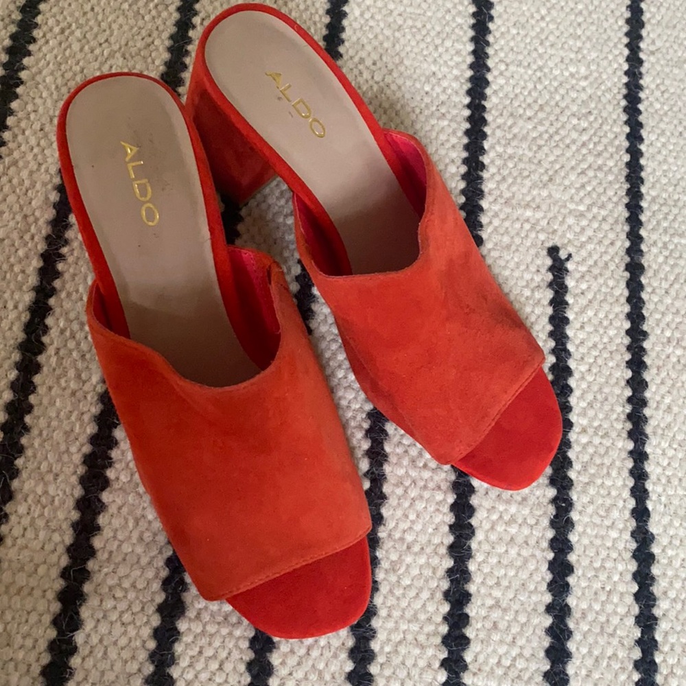 Orangey red suede mule